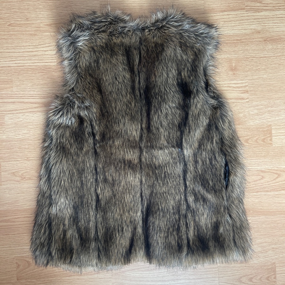 The Limited Brown and Tan Faux Fur Vest with Tie and Pockets Size Small - Picture 6 of 7